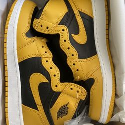 DS JORDAN 1 POLLEN GS  SIZE 6Y & 6.5Y