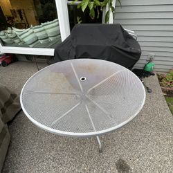 Outdoor 48” aluminum Table