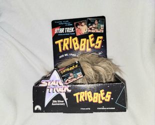 STAR TREK 25TH ANNIVERSARY OFFICIAL TRIBBLES BOX DISPLAY WITH ONE TRIBBLE WITH TAG--PRICE IS FIRM
