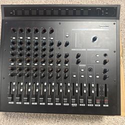 Tascam M-164UF Mixer