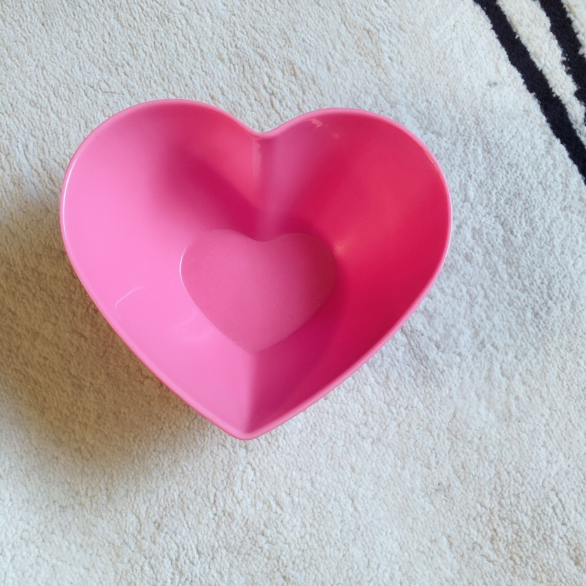 New pink Heart-shaped bowl