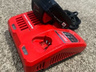 Milwaukee M12 / M18 Rapid Charger + Battery.