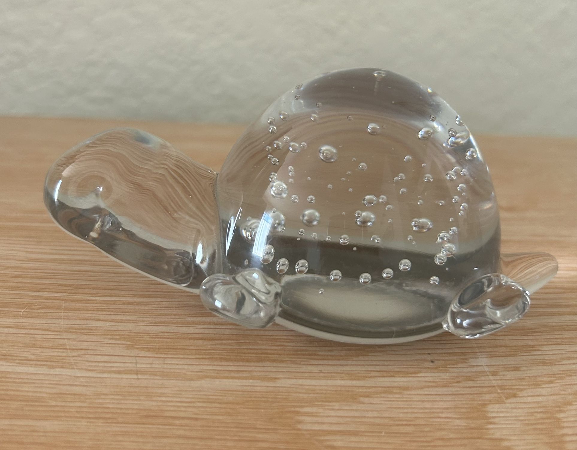 Hand Blown Turtle Art Glass Controlled Bubble Paperweight in Excellent Condition