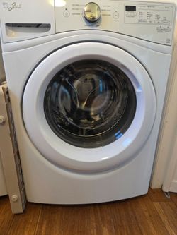 2017 Whirlpool Front Load Washer (WFW75HEFW)
