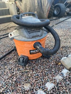 RIDGID CLEANING VACUUM