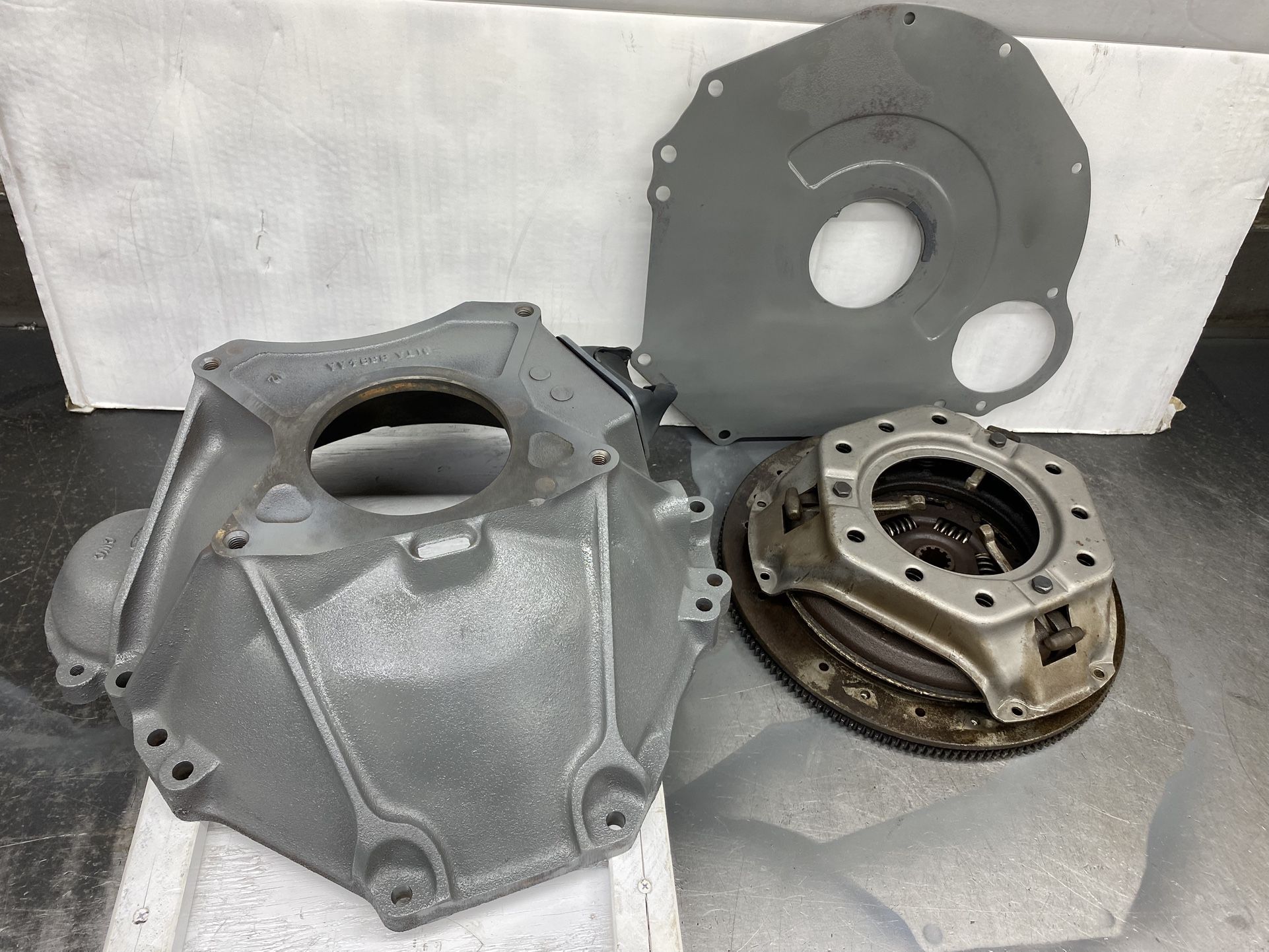 FORD 289 302 BELLHAUSING MANUAL TRANSMISSION