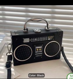 📻 Retro Boombox Crossbody Purse – Black Vintage Radio Handbag 🎶🖤