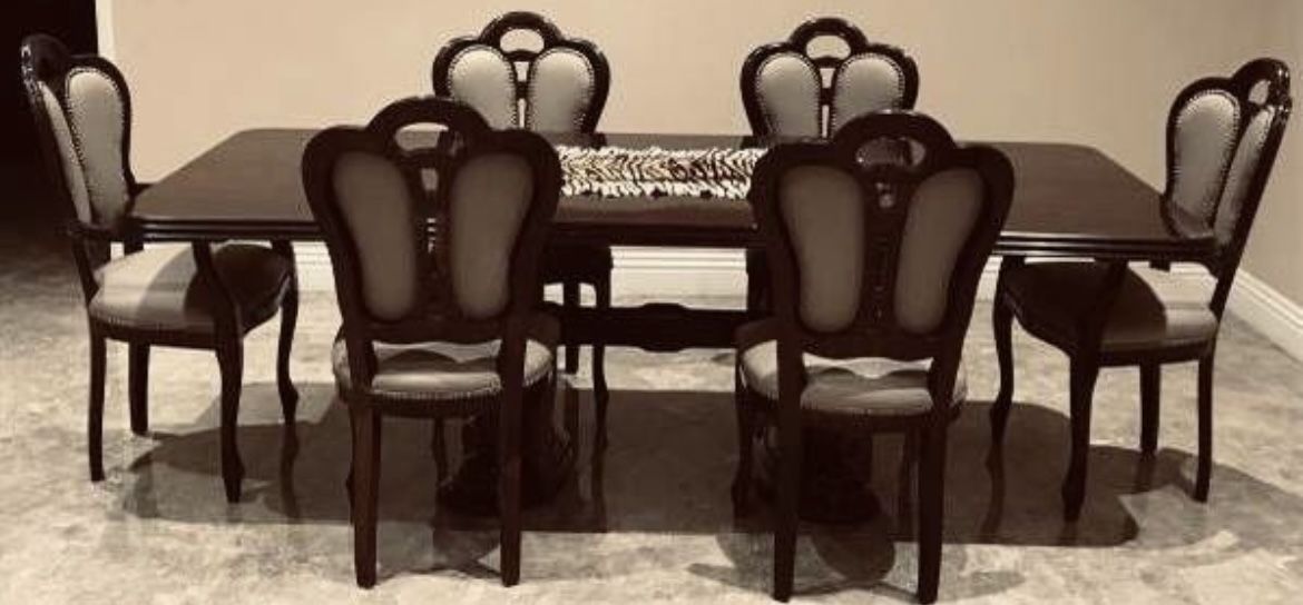 Italian ALF brand Dining Table with Glass for Table Top