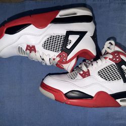 Jordan 4 Retro Fire Red (2020) Size 6.5Y