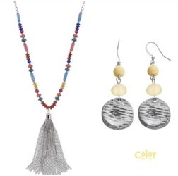 70% Off NWT Women’s color necklace Ana earrings