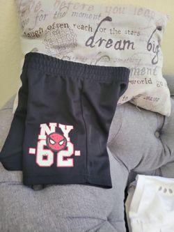 Boys  short Size 3t
