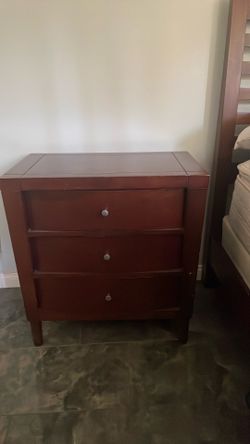 3 drawer night stand