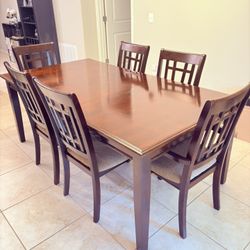 4-6 Person Dining Table 
