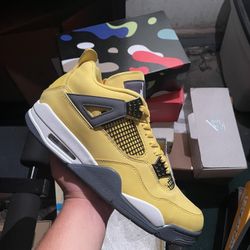 Jordan 4 Lightning