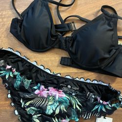 Bikini blowout brand, new bikinis, size medium, top, and bottom