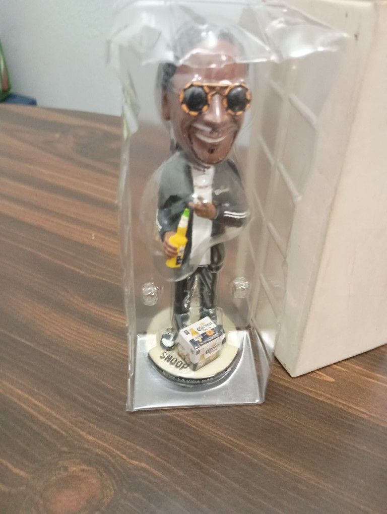 Snoop Dogg Corona Bobblehead