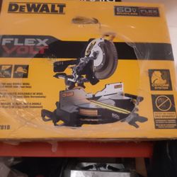 DeWalt Saw 