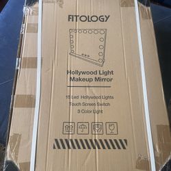 Hollywood Makeup Mirror. 15 Lights. 3 Light Modes. 10x Detachable Mirror. 