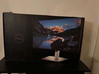 2 Dell Ultrasharp 24" USB-C Hub Monitor (U2424HE)
