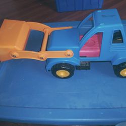 Toy tractor with front loader