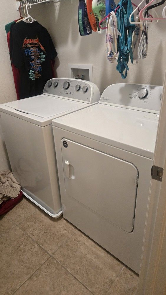 Whirlpool Washer & Dryer Set
