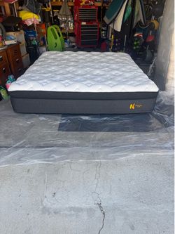 Nolah Mattress, Evolution 15'', King, Cover: Cooling Pillow Top Cover, Firmness - plush  Retails for $2,924 💤💤💤