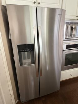 Beautiful Stainless Steel Whirlpool Refrigerator!