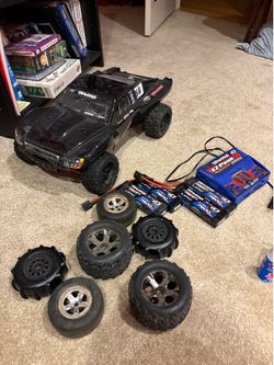 Traxxas Slash 2WD RC Truck Bundle, Charger, 4 Batteries, Extra Tires
