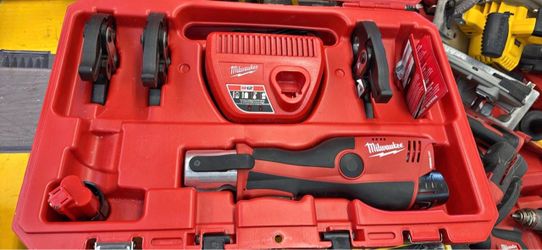 Milwaukee M12 force logic press tool