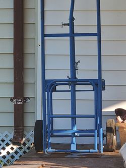 Heavy duty hand truck