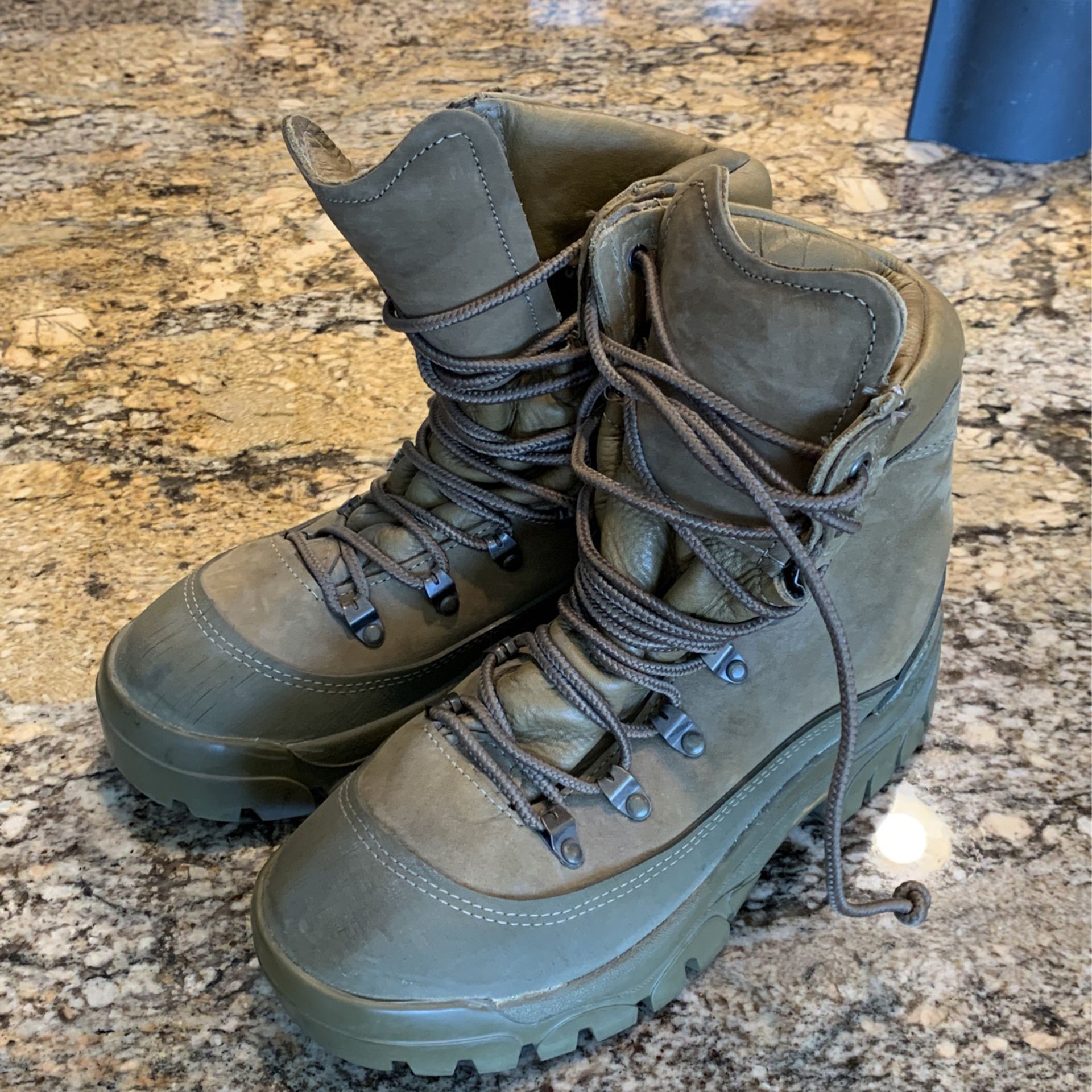NWT Belleville MCB 950 Gore-Tex Military Mountain Boots Water Proof Cold Weather