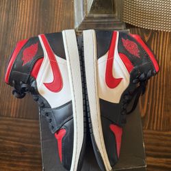 Air Jordan 1 Mid