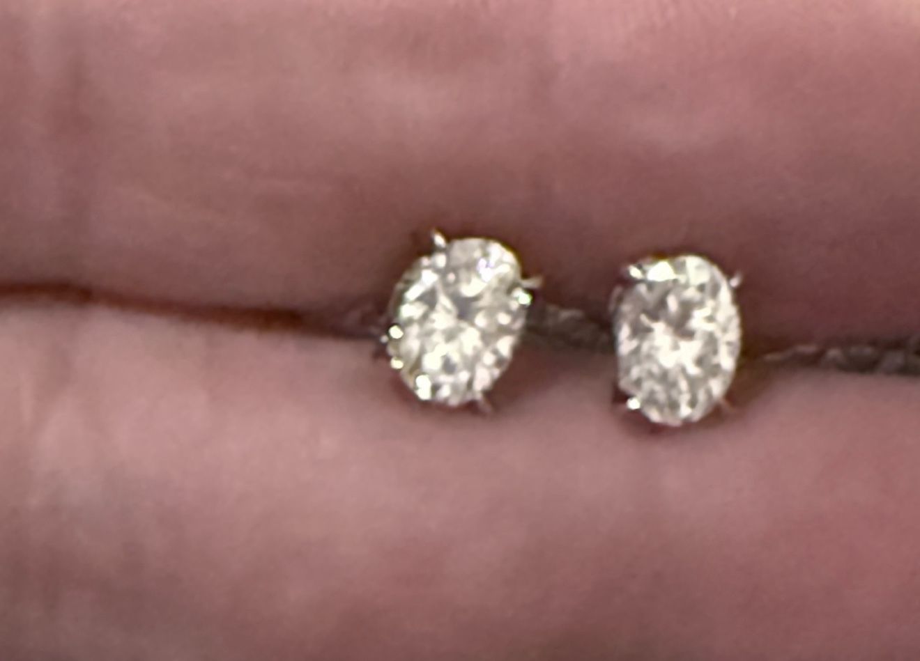 Oval Diamond White Gold 14 Kt Post 2 Ctw New 