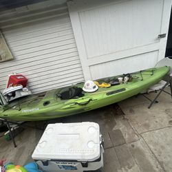 Like New Crosswater 10ft Fishing Kayak 350