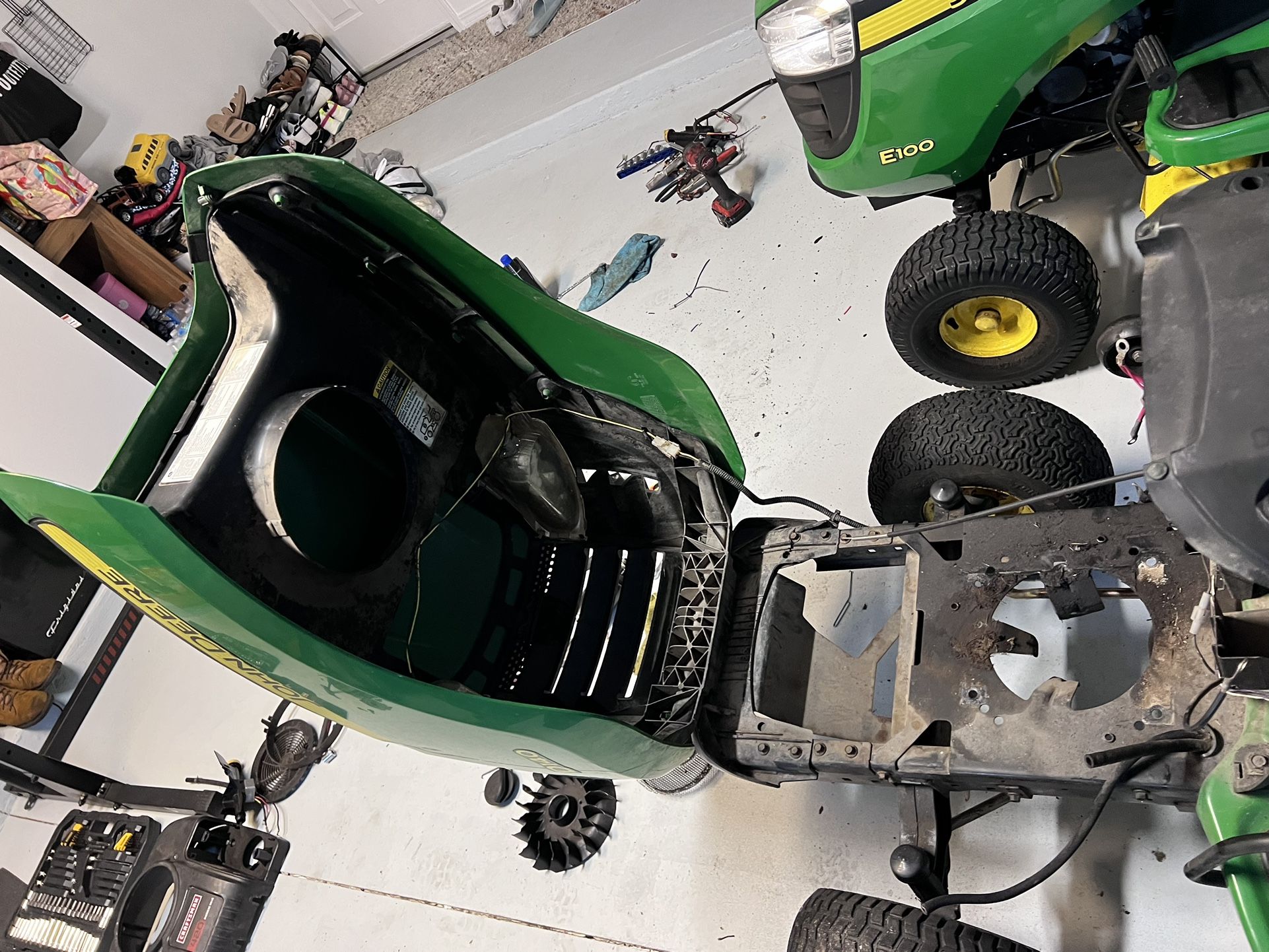 Lawn Tractor D140