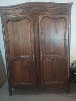 Wardrobe closet