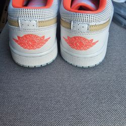 Nike Air Jordan Retro Low 1 SE