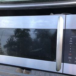 Frigidaire Gallery Microwave Over The Stove With Vent
