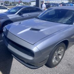 Dodge Challenger 