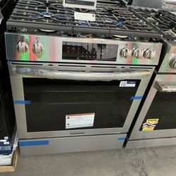 Frigidaire Gallery 30” Gas Slide In Range With Air Fry 