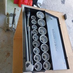 Pittsburgh Large Socket Set 