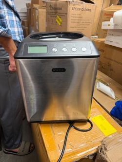 Whynter Ice Cream Maker Machine Automatic 2.1 Qt. (In good working condition)