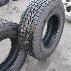 SET DE LLANTAS USADAS NITTO AT LT 285 70 17