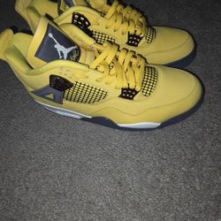 Jordan Retro 4 Lightning 