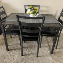 Table and 4 Chairs Set