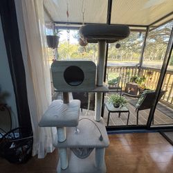 Cat Treehouse 