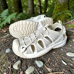 Eddie Bauer Women’s Kasai Bump Toe Natural Beige Sandals Sz 9