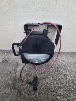 Husky 50' Retractable Electric Cord Reel 125v