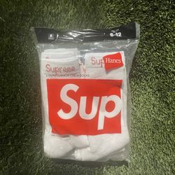 Supreme socks