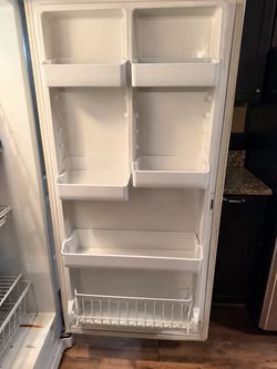Stand up deep freezer